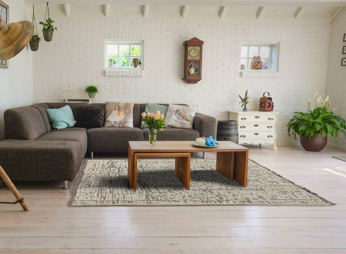kilim-moderno-abstracto-persa-crema-ambiente