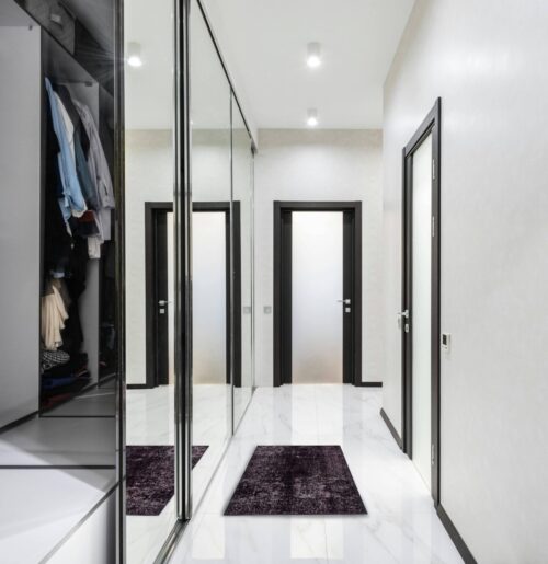 tapete-decorativo-liso-negro-pequeño-ambiente